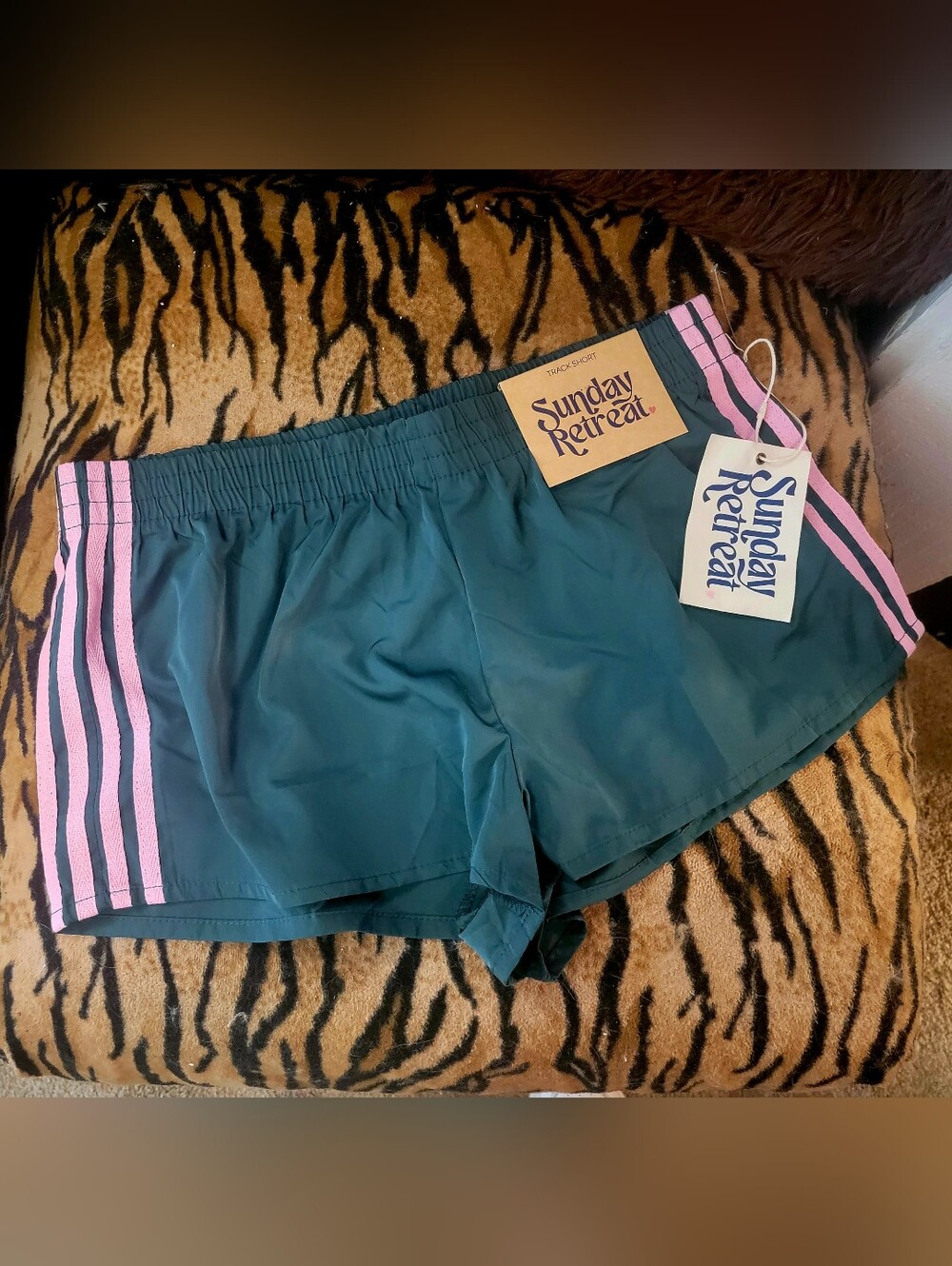 Sunday Retreat Green Track Shorts with Pink Stripes Juniors Sz Large New W Tag